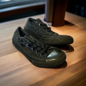 Kids Size 12 Chuck Taylor Converse All-Star shoes